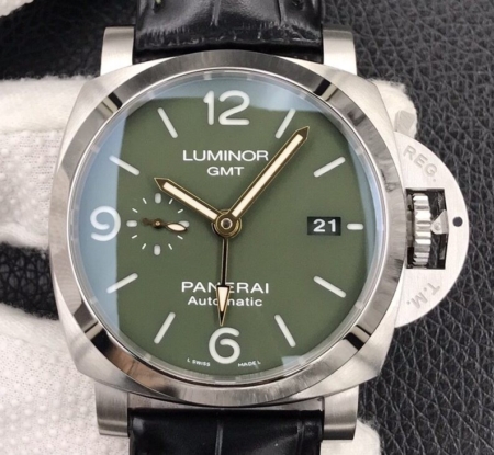 VS Factory Panerai Luminor GMT Replica PAM1056 Green Dial Size 44mm