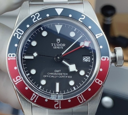 ZF Factory Replica Tudor Watch Heritage Black Bay M79830RB-0001: A GMT Masterpiece