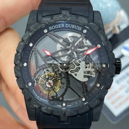 BBR Factory Fake Watch Roger Dubuis Excalibur DBEX0577: A Carbon Fiber Masterpiece with Black Strap