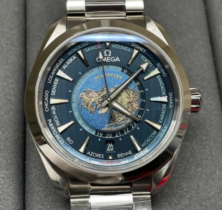 VS Factory Replicas Omega Seamaster 220.10.43.22.03.001 Blue Dial: A Replica Worth Considering