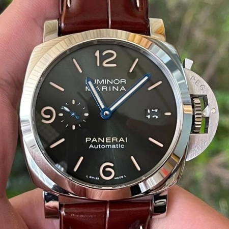 VS Factory Fake Watch Panerai Luminor PAM1116 Dark Green Dial 44mm: A Stunning Timepiece with Dynamic Color